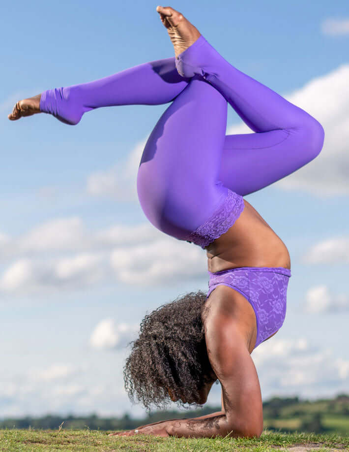 Sport leggings with lace Adriana | Leggings | Color: violet lace | Yoga Leggings | Legging en dentelle | Leggings with lace | Sportovní legíny s krajkou | Sport Leggings mit Spitze
